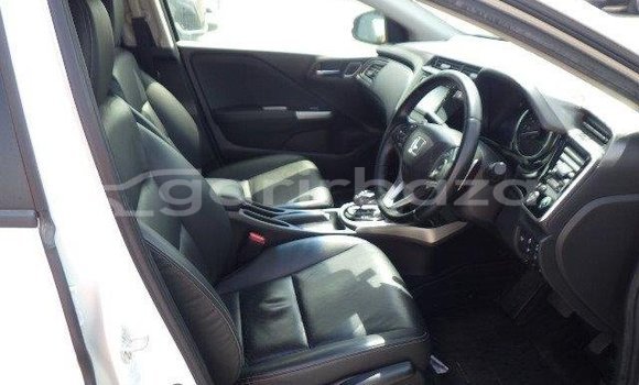 Buy Used 2021 Honda Grace in Dhaka, Dhaka Buy Used 2021 Honda Grace in Dhaka, Dhaka