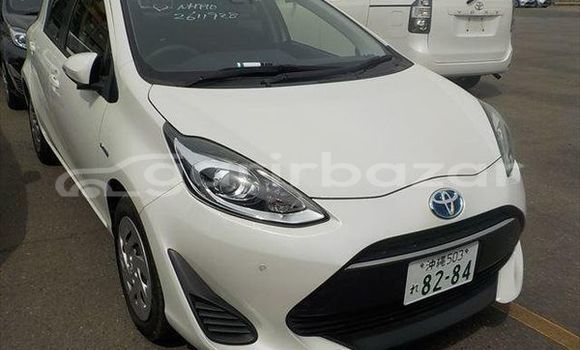 কেনা ব্যবহৃত Toyota aqua s Pearl গাড়ী মধ্যে ঢাকা মধ্যে Dhaka কেনা ব্যবহৃত Toyota aqua s Pearl গাড়ী মধ্যে ঢাকা মধ্যে Dhaka