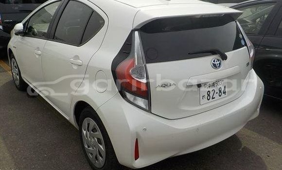 কেনা ব্যবহৃত Toyota aqua s Pearl গাড়ী মধ্যে ঢাকা মধ্যে Dhaka কেনা ব্যবহৃত Toyota aqua s Pearl গাড়ী মধ্যে ঢাকা মধ্যে Dhaka