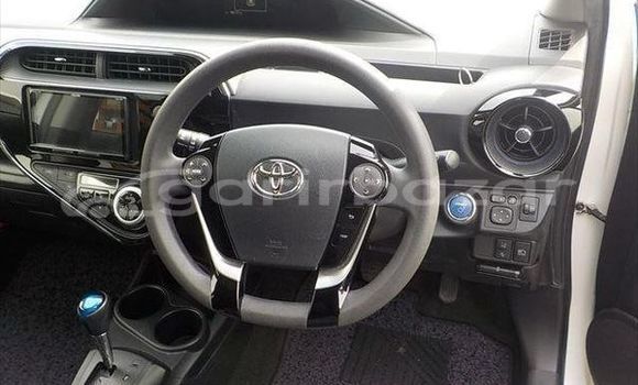 কেনা ব্যবহৃত Toyota aqua s Pearl গাড়ী মধ্যে ঢাকা মধ্যে Dhaka কেনা ব্যবহৃত Toyota aqua s Pearl গাড়ী মধ্যে ঢাকা মধ্যে Dhaka