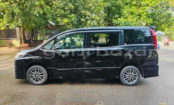 Buy Used 2020 Toyota Noah in Bandarban, Bandarban Buy Used 2020 Toyota Noah in Bandarban, Bandarban