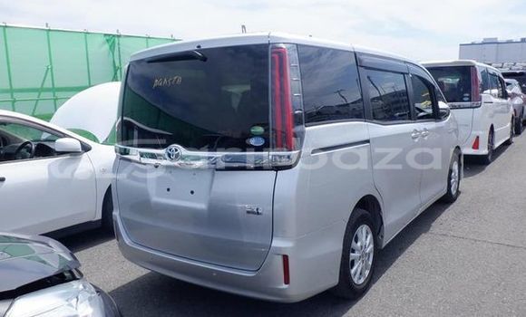 Buy Used 2019 Toyota Noah in Dhaka, Dhaka Buy Used 2019 Toyota Noah in Dhaka, Dhaka