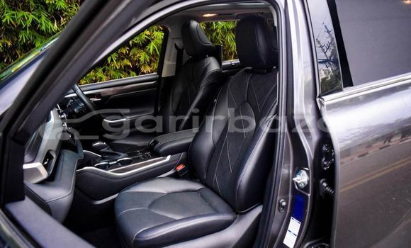 Buy Used 2020 Toyota Highlander in Dhaka, Dhaka Buy Used 2020 Toyota Highlander in Dhaka, Dhaka
