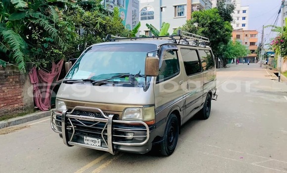 Buy Used 2019 Toyota Hiace in Alamdanga, Chuadanga Buy Used 2019 Toyota Hiace in Alamdanga, Chuadanga