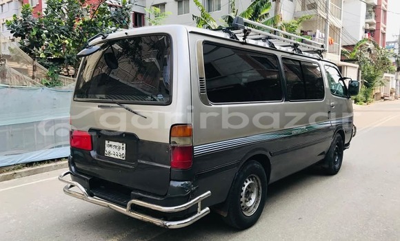 Buy Used 2019 Toyota Hiace in Alamdanga, Chuadanga Buy Used 2019 Toyota Hiace in Alamdanga, Chuadanga