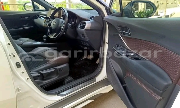 কেনা ব্যবহৃত Toyota CHR White গাড়ী মধ্যে কুমিল্লা মধ্যে Chittagong কেনা ব্যবহৃত Toyota CHR White গাড়ী মধ্যে কুমিল্লা মধ্যে Chittagong