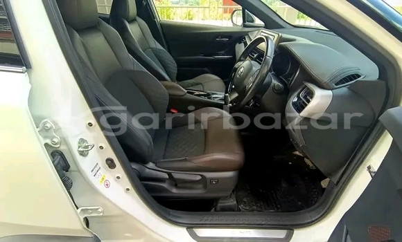 কেনা ব্যবহৃত Toyota CHR White গাড়ী মধ্যে কুমিল্লা মধ্যে Chittagong কেনা ব্যবহৃত Toyota CHR White গাড়ী মধ্যে কুমিল্লা মধ্যে Chittagong