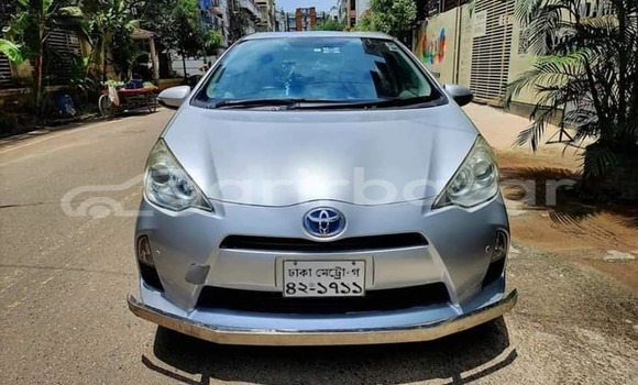 কেনা ব্যবহৃত Toyota Aqua Dark green গাড়ী মধ্যে ঢাকা মধ্যে Dhaka কেনা ব্যবহৃত Toyota Aqua Dark green গাড়ী মধ্যে ঢাকা মধ্যে Dhaka