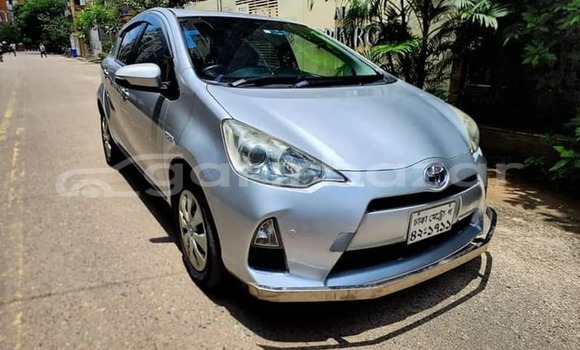 কেনা ব্যবহৃত Toyota Aqua Dark green গাড়ী মধ্যে ঢাকা মধ্যে Dhaka কেনা ব্যবহৃত Toyota Aqua Dark green গাড়ী মধ্যে ঢাকা মধ্যে Dhaka