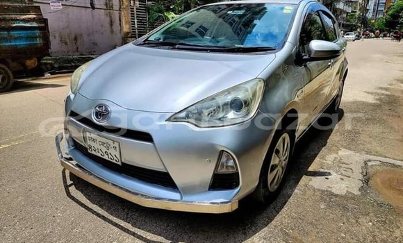 কেনা ব্যবহৃত Toyota Aqua Dark green গাড়ী মধ্যে ঢাকা মধ্যে Dhaka কেনা ব্যবহৃত Toyota Aqua Dark green গাড়ী মধ্যে ঢাকা মধ্যে Dhaka