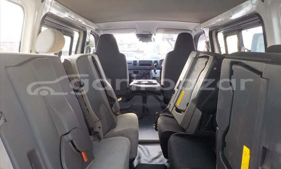 কেনা আমদানি Toyota hiace dx White গাড়ী মধ্যে ঢাকা মধ্যে Dhaka কেনা আমদানি Toyota hiace dx White গাড়ী মধ্যে ঢাকা মধ্যে Dhaka