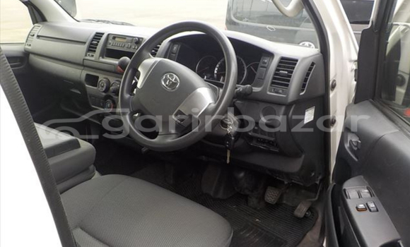 কেনা আমদানি Toyota hiace dx White গাড়ী মধ্যে ঢাকা মধ্যে Dhaka কেনা আমদানি Toyota hiace dx White গাড়ী মধ্যে ঢাকা মধ্যে Dhaka