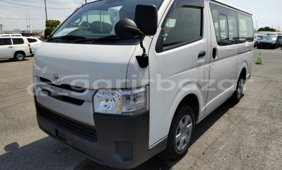 কেনা আমদানি Toyota hiace dx White গাড়ী মধ্যে ঢাকা মধ্যে Dhaka কেনা আমদানি Toyota hiace dx White গাড়ী মধ্যে ঢাকা মধ্যে Dhaka