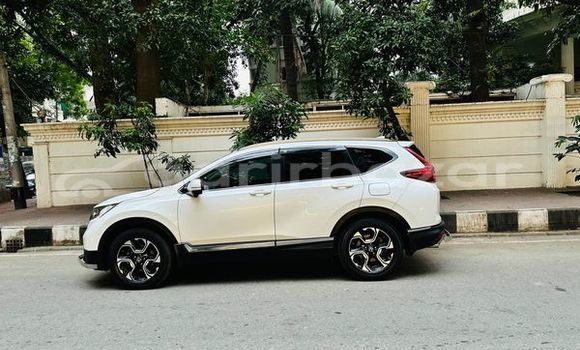 Buy Used 2018 Honda CRโV in Dhaka, Dhaka Buy Used 2018 Honda CRโV in Dhaka, Dhaka