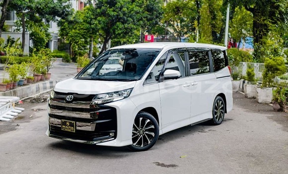 Buy Used 2021 Toyota Noah in Dhaka, Dhaka Buy Used 2021 Toyota Noah in Dhaka, Dhaka