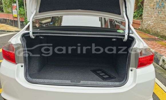 Buy Import 2019 Honda Grace in Dhaka, Dhaka Buy Import 2019 Honda Grace in Dhaka, Dhaka