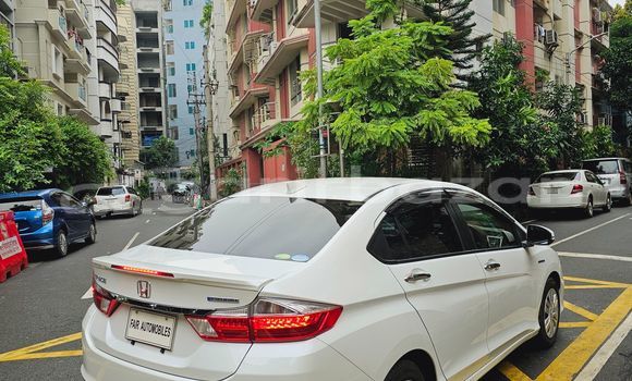 Buy Import 2019 Honda Grace in Dhaka, Dhaka Buy Import 2019 Honda Grace in Dhaka, Dhaka
