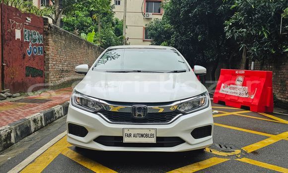 Buy Import 2019 Honda Grace in Dhaka, Dhaka Buy Import 2019 Honda Grace in Dhaka, Dhaka