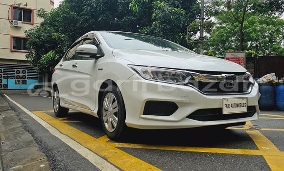 Buy Import 2019 Honda Grace in Dhaka, Dhaka Buy Import 2019 Honda Grace in Dhaka, Dhaka