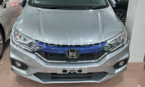 Buy Used 2019 Honda Grace in Dhaka, Dhaka Buy Used 2019 Honda Grace in Dhaka, Dhaka