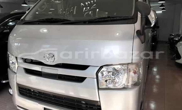 Buy Used 2019 Toyota Hiace in Dhaka, Dhaka Buy Used 2019 Toyota Hiace in Dhaka, Dhaka