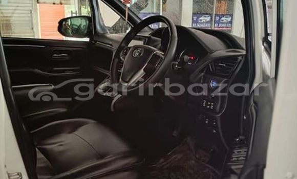 Buy Used 2015 Toyota esquire gi in Dhaka, Dhaka Buy Used 2015 Toyota esquire gi in Dhaka, Dhaka