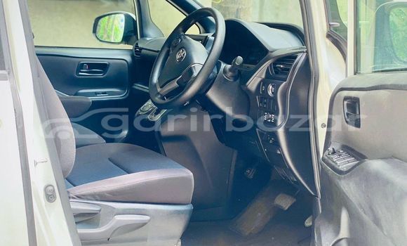 কেনা ব্যবহৃত Toyota Noah White গাড়ী মধ্যে ঢাকা মধ্যে Dhaka কেনা ব্যবহৃত Toyota Noah White গাড়ী মধ্যে ঢাকা মধ্যে Dhaka