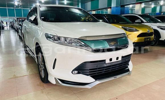 Buy Used 2021 Toyota Harrier in Dhaka, Dhaka Buy Used 2021 Toyota Harrier in Dhaka, Dhaka