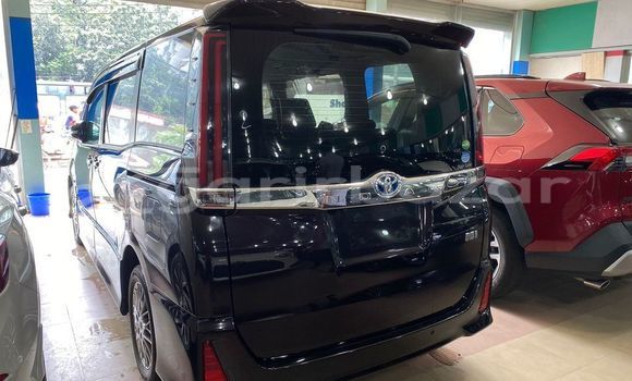 Buy Used 2022 Toyota Noah in Dhaka, Dhaka Buy Used 2022 Toyota Noah in Dhaka, Dhaka