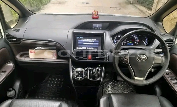 কেনা ব্যবহৃত Toyota Noah White গাড়ী মধ্যে ভোলা মধ্যে Bhola কেনা ব্যবহৃত Toyota Noah White গাড়ী মধ্যে ভোলা মধ্যে Bhola