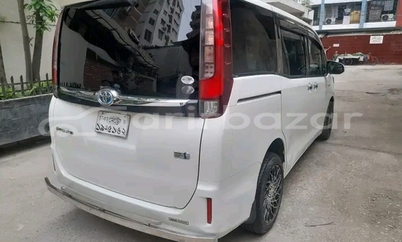 কেনা ব্যবহৃত Toyota Noah White গাড়ী মধ্যে ভোলা মধ্যে Bhola কেনা ব্যবহৃত Toyota Noah White গাড়ী মধ্যে ভোলা মধ্যে Bhola