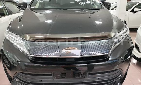 Buy Used 2019 Toyota Harrier in Dhaka, Dhaka Buy Used 2019 Toyota Harrier in Dhaka, Dhaka