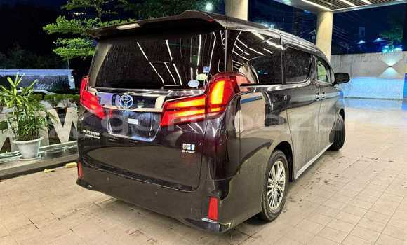 Buy Used 2019 Toyota Hiace in Dhaka, Dhaka Buy Used 2019 Toyota Hiace in Dhaka, Dhaka