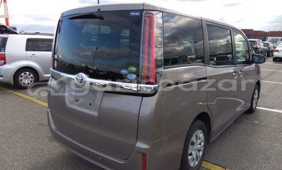 Buy Used 2019 Toyota Noah in Dhaka, Dhaka Buy Used 2019 Toyota Noah in Dhaka, Dhaka