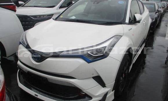 Buy Used 2020 Toyota C-HR in Dhaka, Dhaka Buy Used 2020 Toyota C-HR in Dhaka, Dhaka