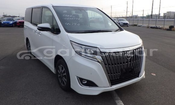 Buy Used 2022 Toyota Esquire in Alamdanga, Chuadanga Buy Used 2022 Toyota Esquire in Alamdanga, Chuadanga