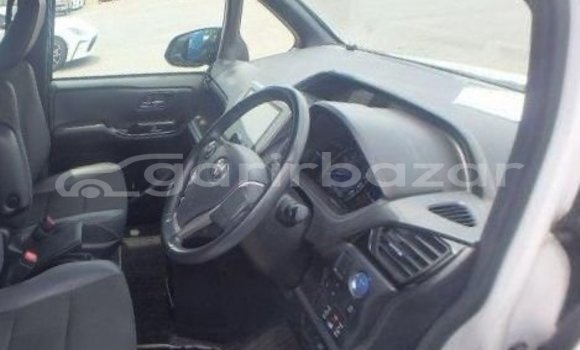 Buy Used 2019 Toyota Noha si in Dhaka, Dhaka Buy Used 2019 Toyota Noha si in Dhaka, Dhaka