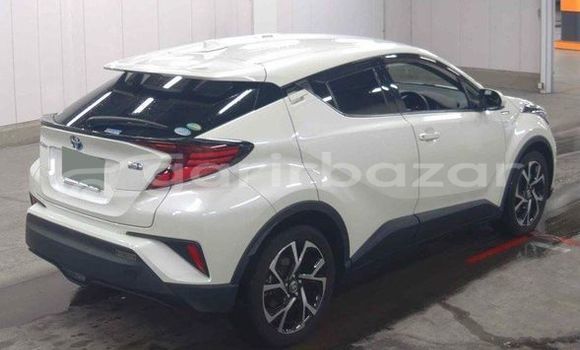Buy Used 2019 Toyota CHR in Dhaka, Dhaka Buy Used 2019 Toyota CHR in Dhaka, Dhaka