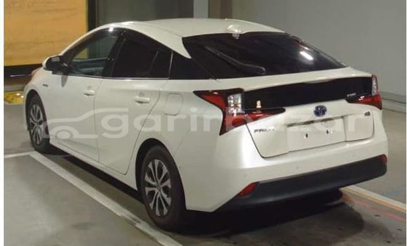 Buy Used 2019 Toyota prius in Dhaka, Dhaka Buy Used 2019 Toyota prius in Dhaka, Dhaka