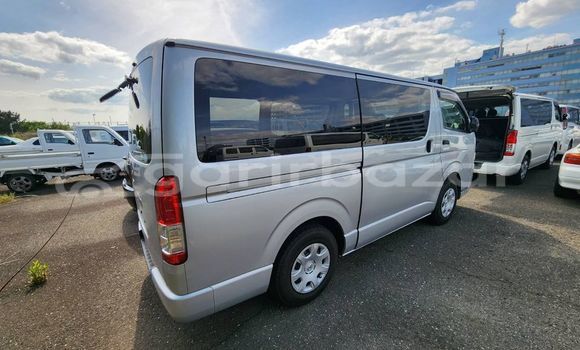 Buy Used 2020 Toyota Hiace in Dhaka, Dhaka Buy Used 2020 Toyota Hiace in Dhaka, Dhaka