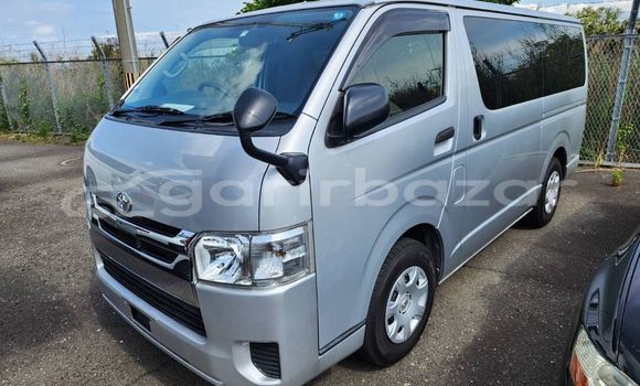 Buy Used 2020 Toyota Hiace in Dhaka, Dhaka Buy Used 2020 Toyota Hiace in Dhaka, Dhaka