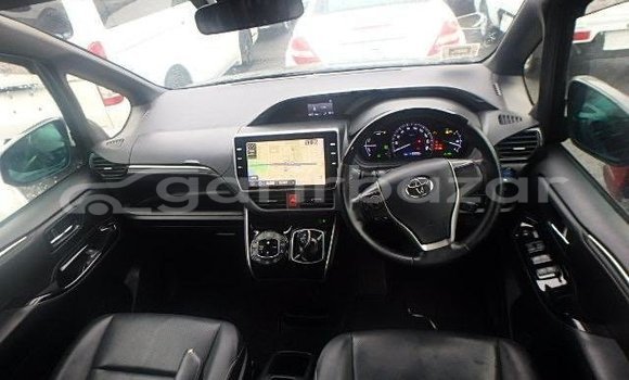 কেনা ব্যবহৃত Toyota Esquire Black গাড়ী মধ্যে ঢাকা মধ্যে Dhaka কেনা ব্যবহৃত Toyota Esquire Black গাড়ী মধ্যে ঢাকা মধ্যে Dhaka