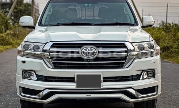 Buy Used 2013 Toyota Land Cruiser in Dhaka, Dhaka Buy Used 2013 Toyota Land Cruiser in Dhaka, Dhaka