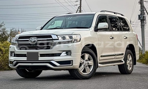 Buy Used 2013 Toyota Land Cruiser in Dhaka, Dhaka Buy Used 2013 Toyota Land Cruiser in Dhaka, Dhaka