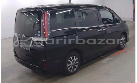 Buy Used Toyota Esquire in Bhaluka, Maimansingh Buy Used Toyota Esquire in Bhaluka, Maimansingh