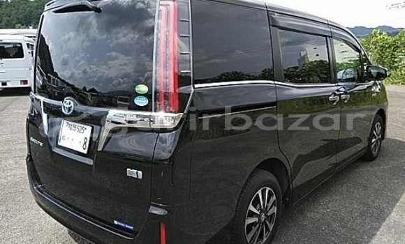 Buy Used 2018 Toyota Esquire in Dhaka, Dhaka Buy Used 2018 Toyota Esquire in Dhaka, Dhaka