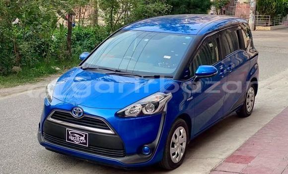 Buy Used 2018 Toyota Sienta in Dhaka, Dhaka Buy Used 2018 Toyota Sienta in Dhaka, Dhaka