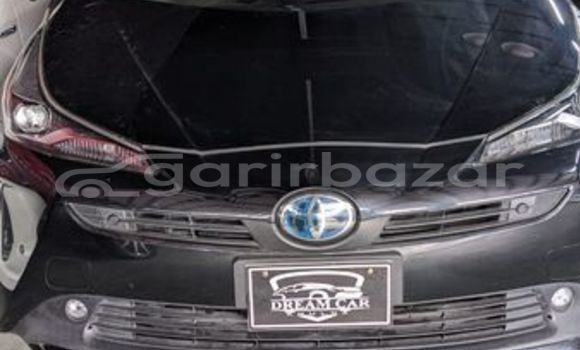 কেনা ব্যবহৃত Toyota prius a touring Black গাড়ী মধ্যে ঢাকা মধ্যে Dhaka