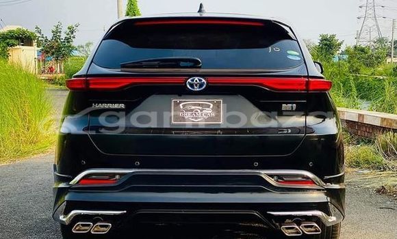 Buy Used 2020 Toyota Harrier in Dhaka, Dhaka Buy Used 2020 Toyota Harrier in Dhaka, Dhaka