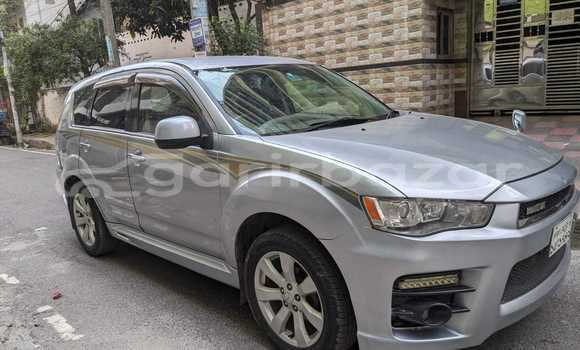 Buy Used 2020 Mitsubishi outlandar in Dhaka, Dhaka Buy Used 2020 Mitsubishi outlandar in Dhaka, Dhaka